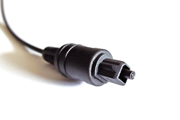 Ein Lichtwellenleiter wird zur Datenübertragung verwendet und eignet sich besonders für weite Übertragungstrecken. 